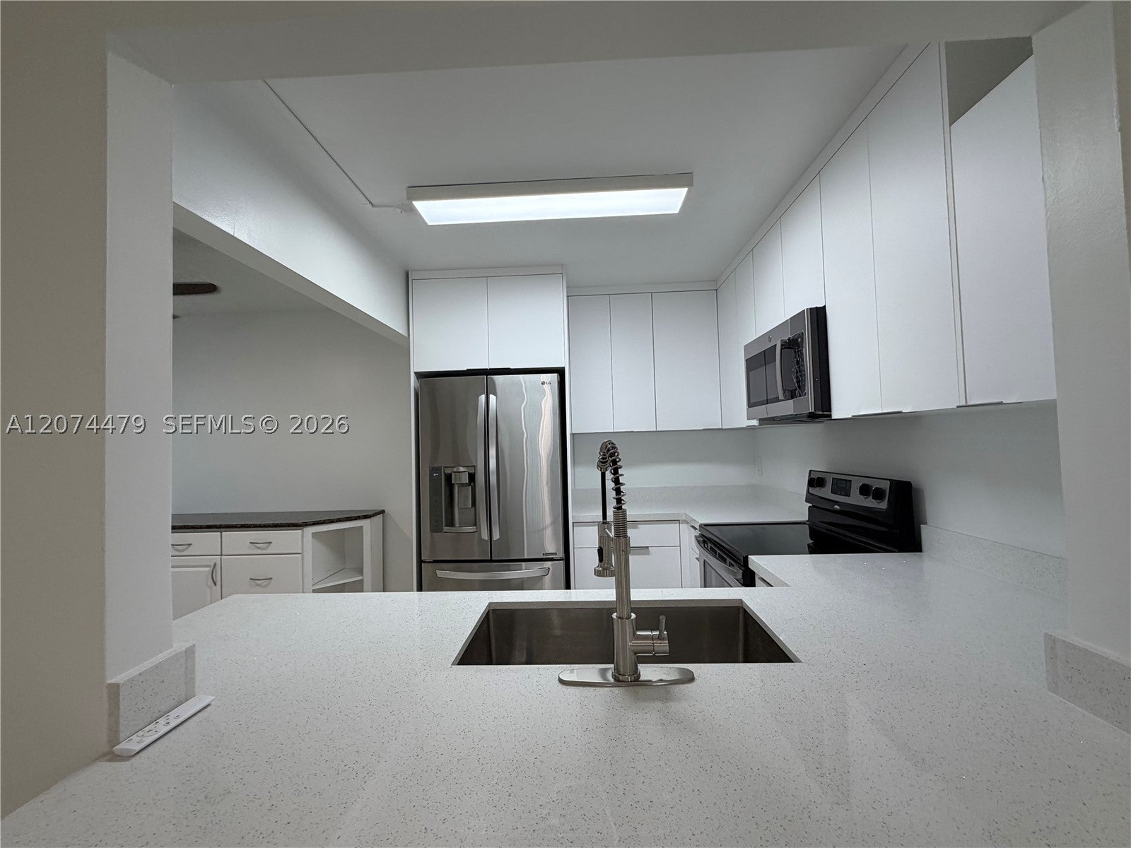 423 NE 210th Cir Ter 10425, Miami FL 33179