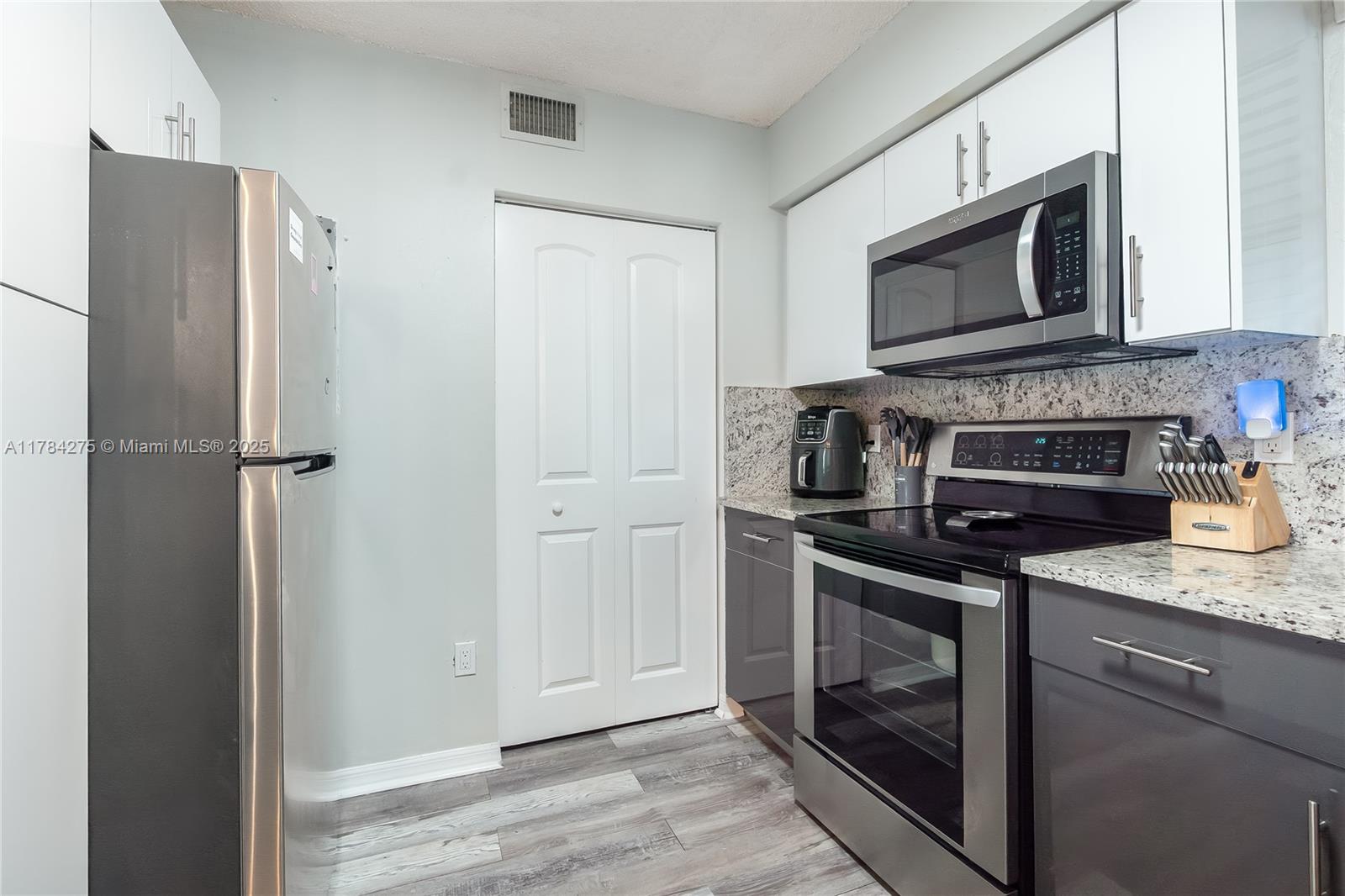 5962 Morningstar Cir 304