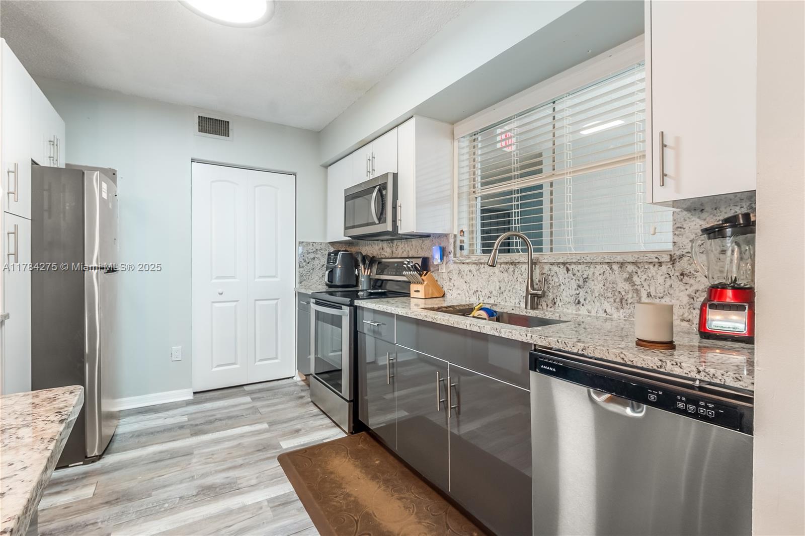 5962 Morningstar Cir 304
