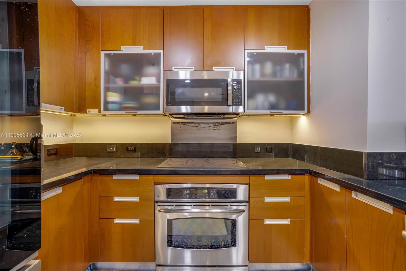 THE LEXI CONDO - Residential