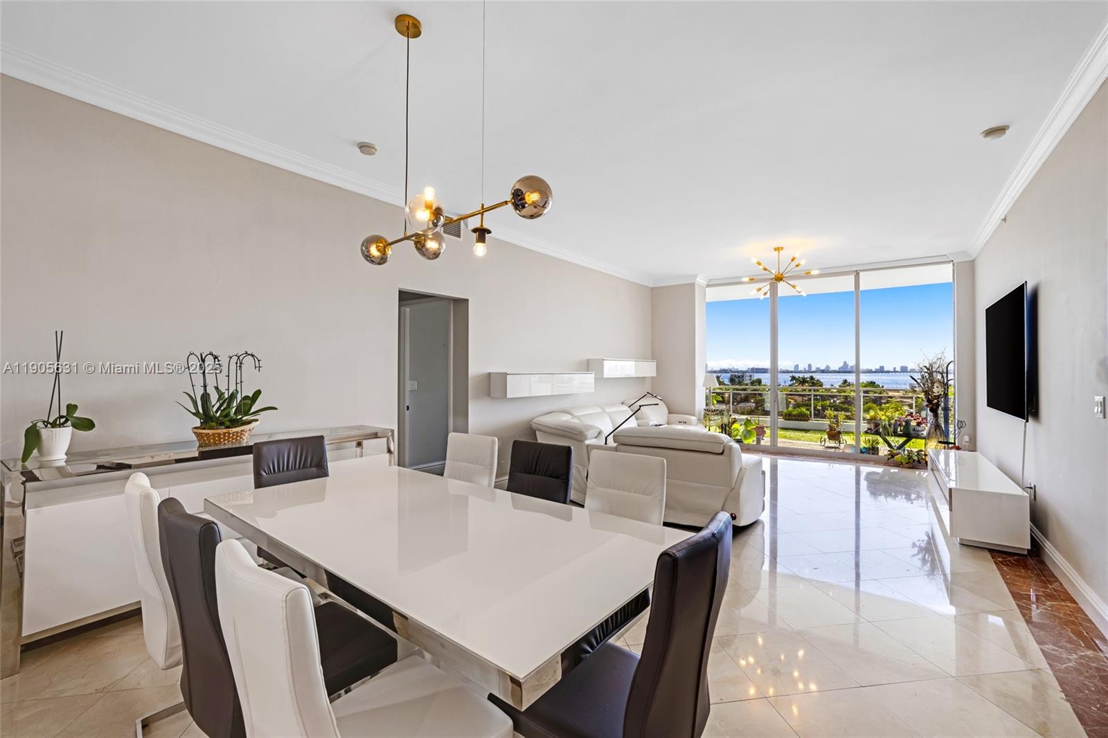 THE LEXI CONDO - Residential