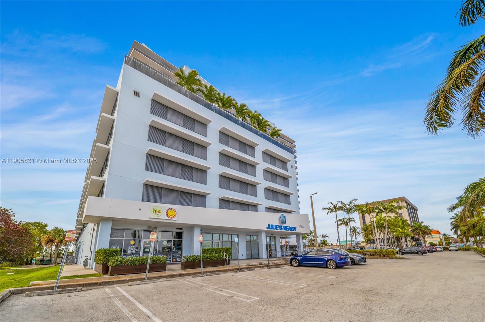 THE LEXI CONDO - Residential