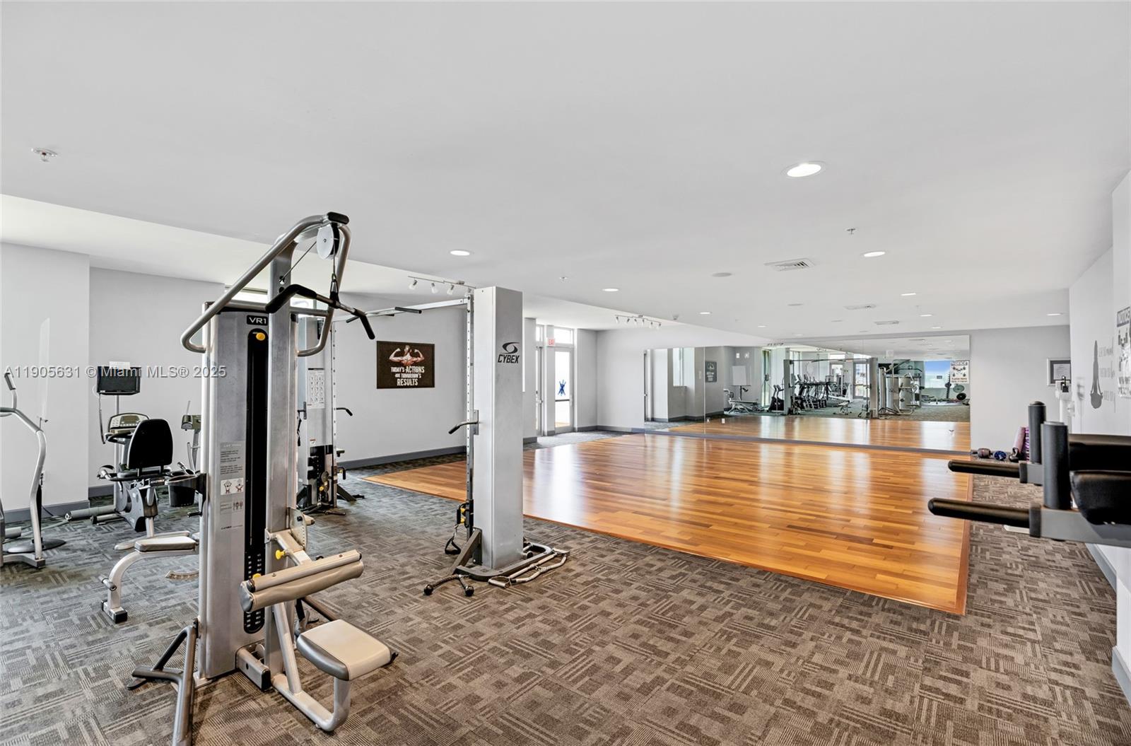 THE LEXI CONDO - Residential