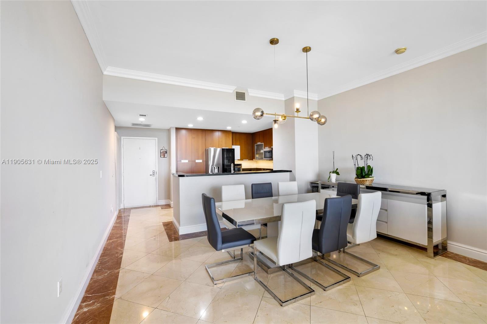 THE LEXI CONDO - Residential