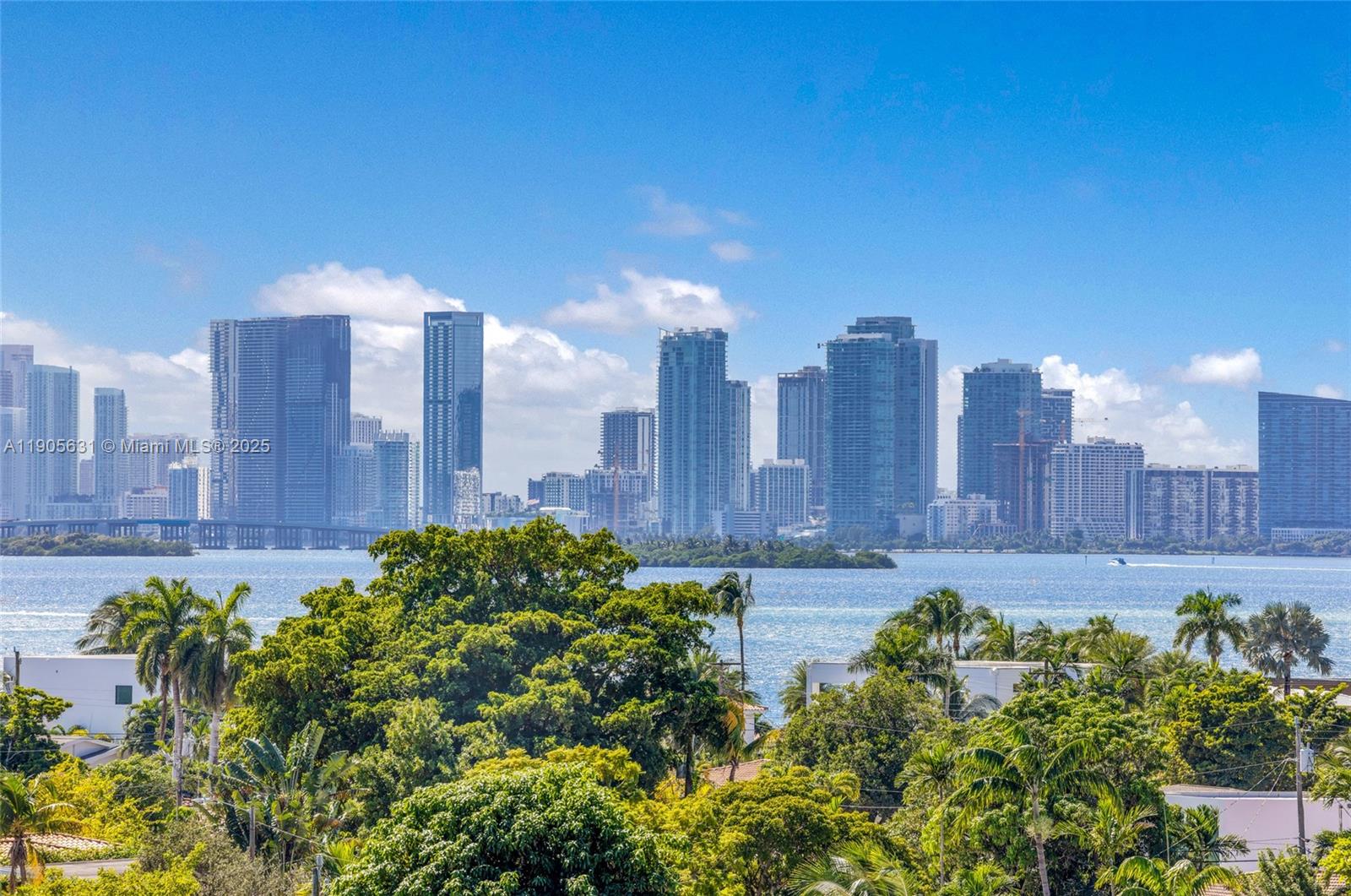 THE LEXI CONDO - Residential