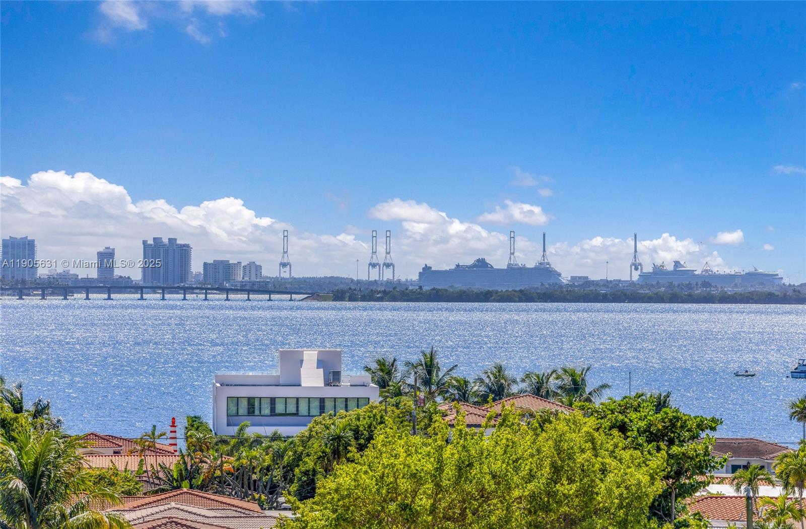 THE LEXI CONDO - Residential