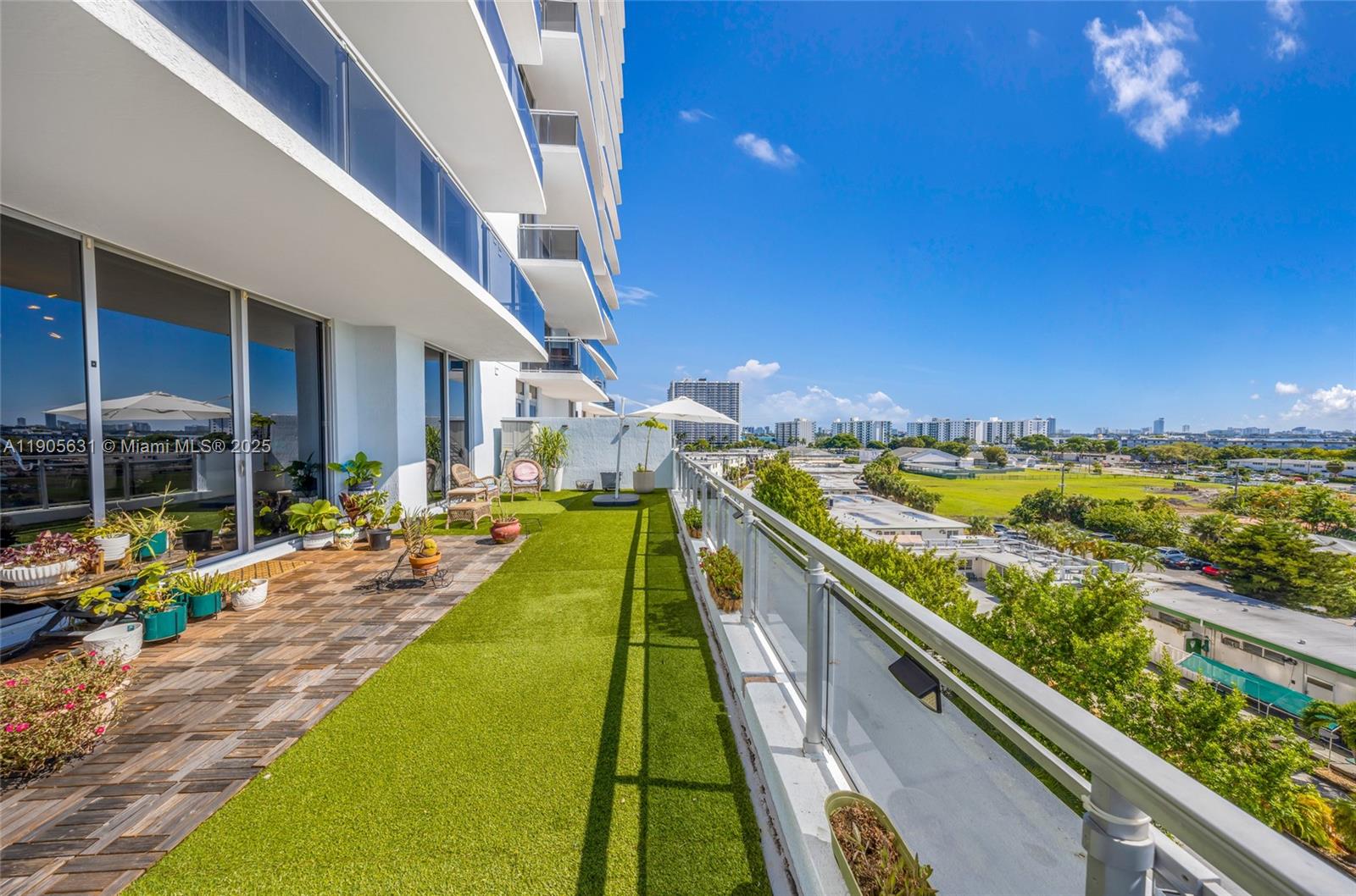 THE LEXI CONDO - Residential