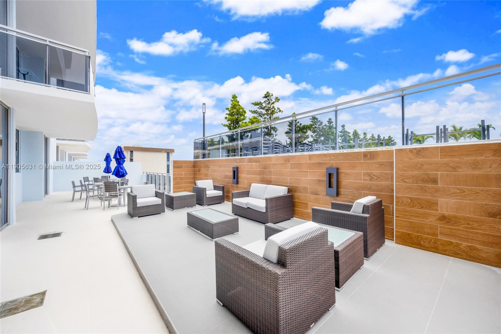 THE LEXI CONDO - Residential