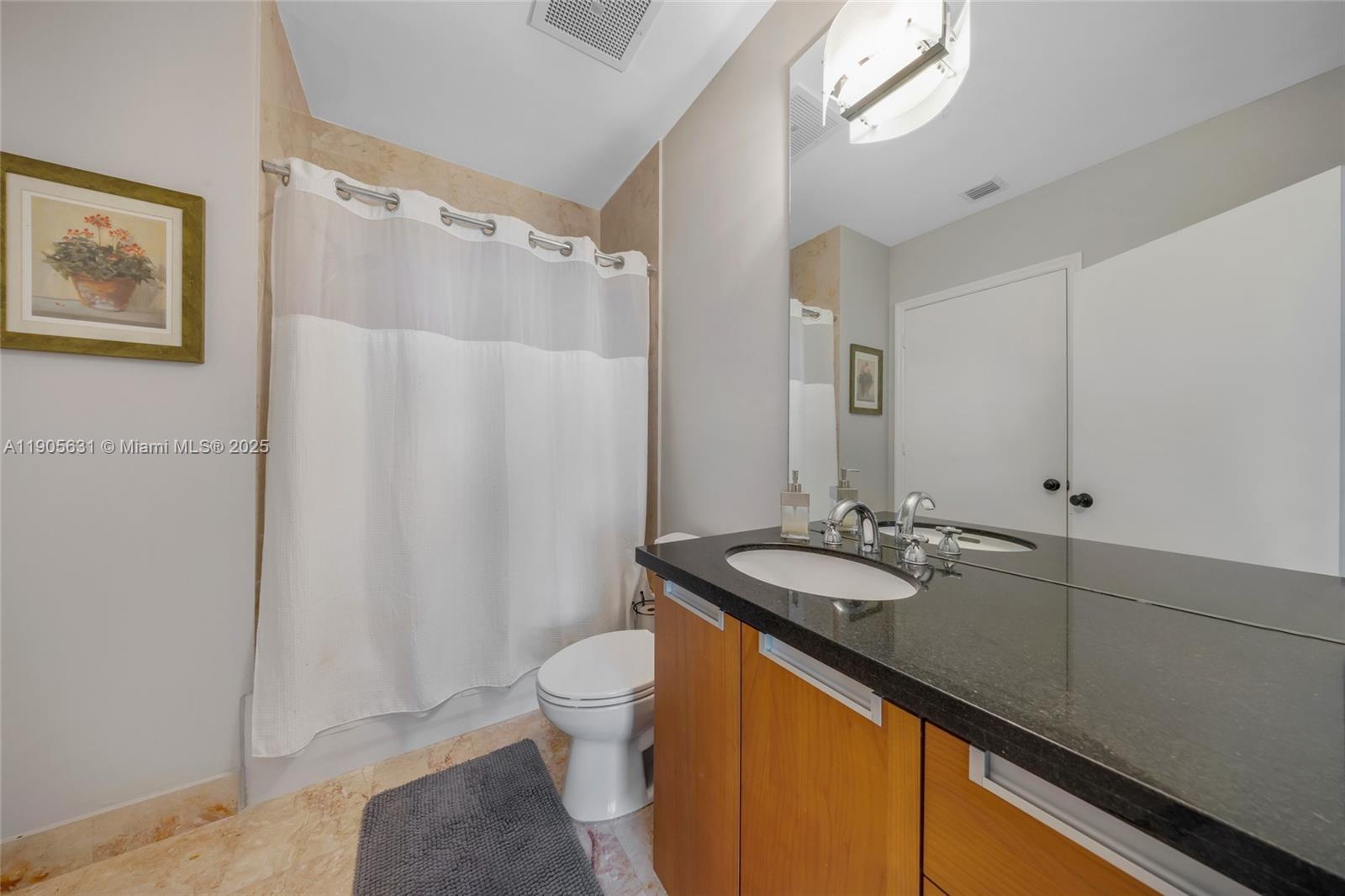 THE LEXI CONDO - Residential