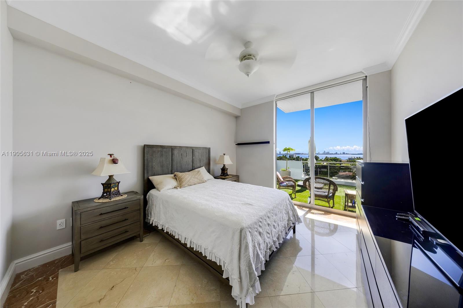 THE LEXI CONDO - Residential