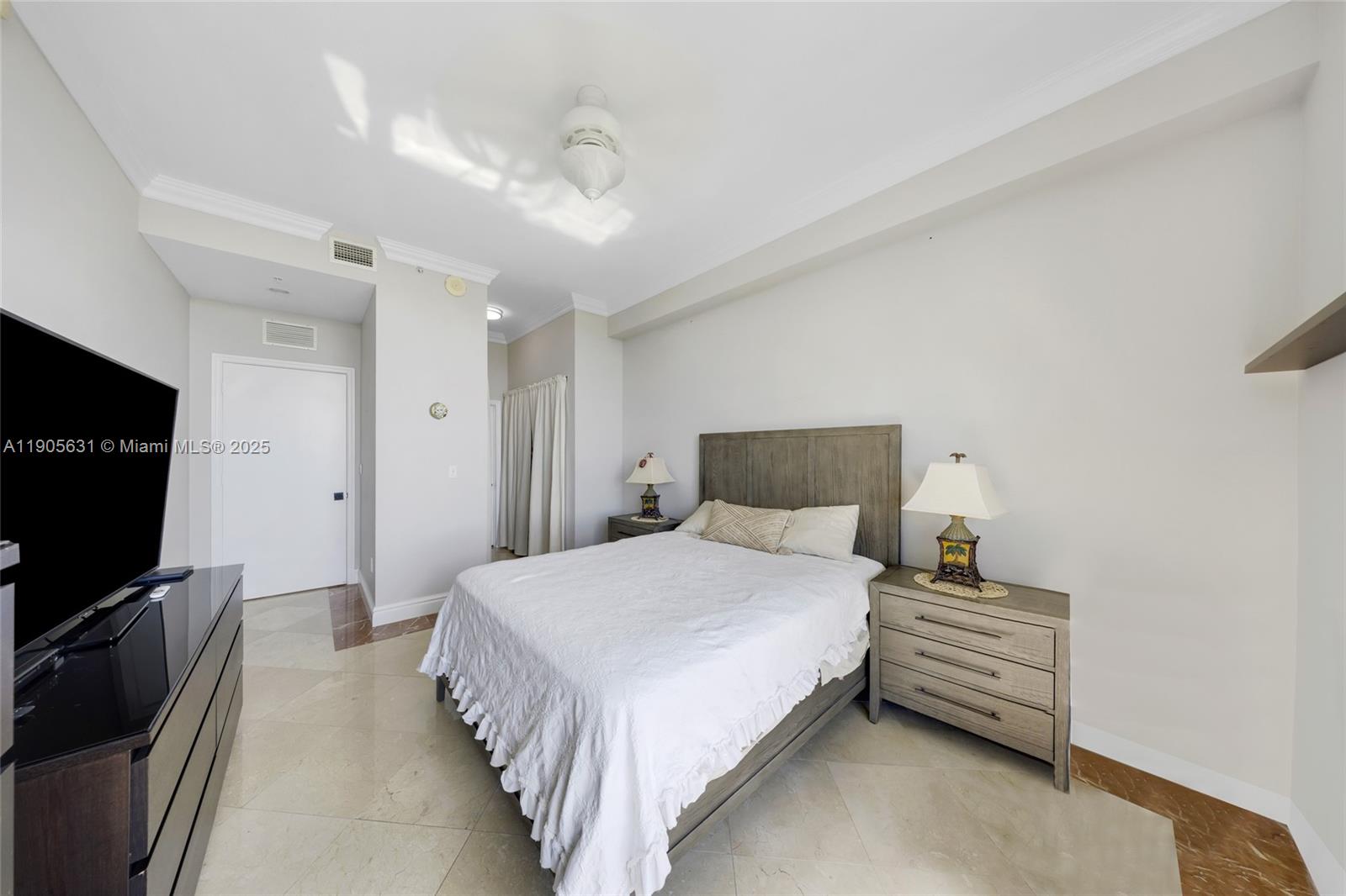 THE LEXI CONDO - Residential