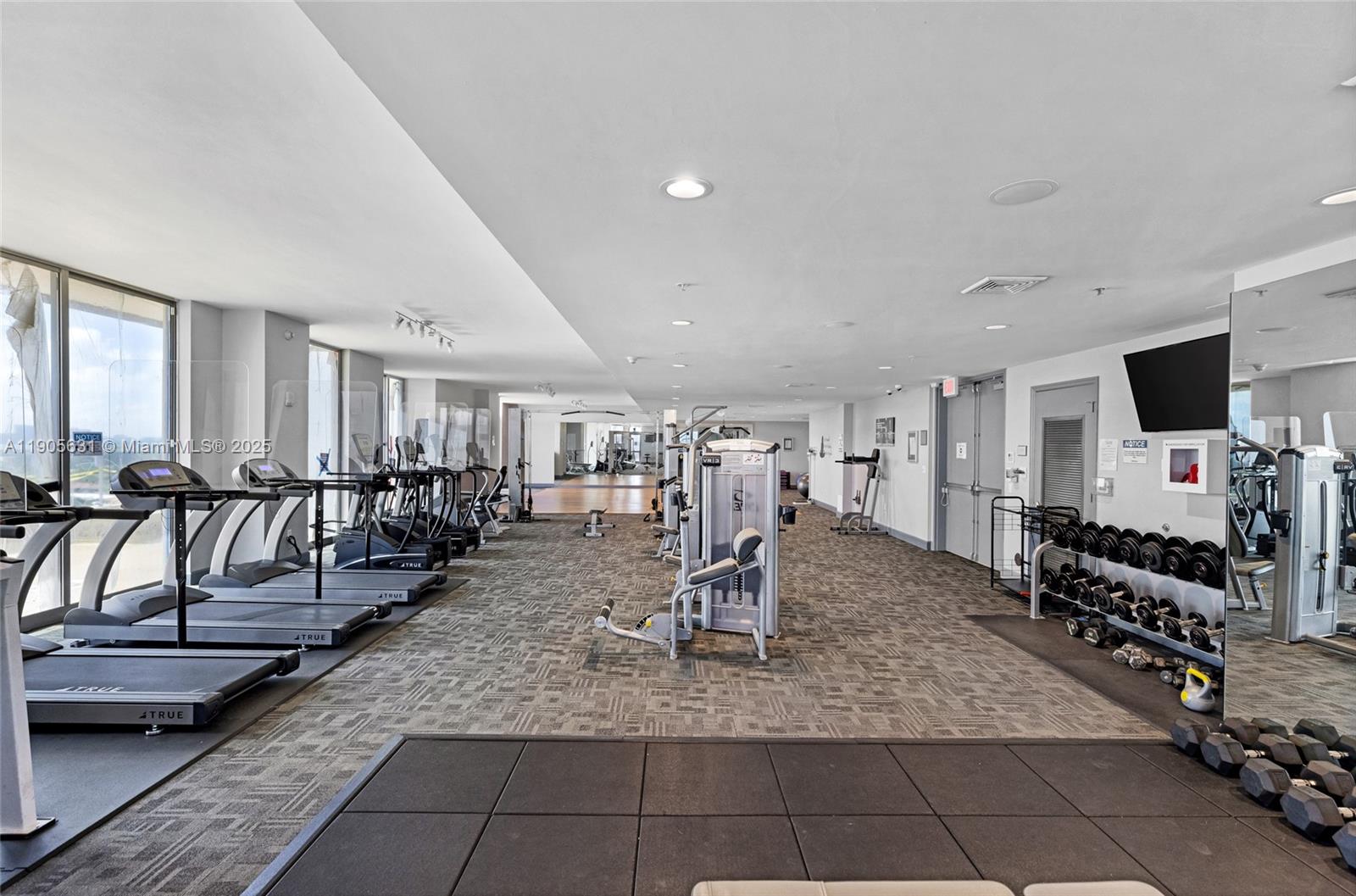 THE LEXI CONDO - Residential