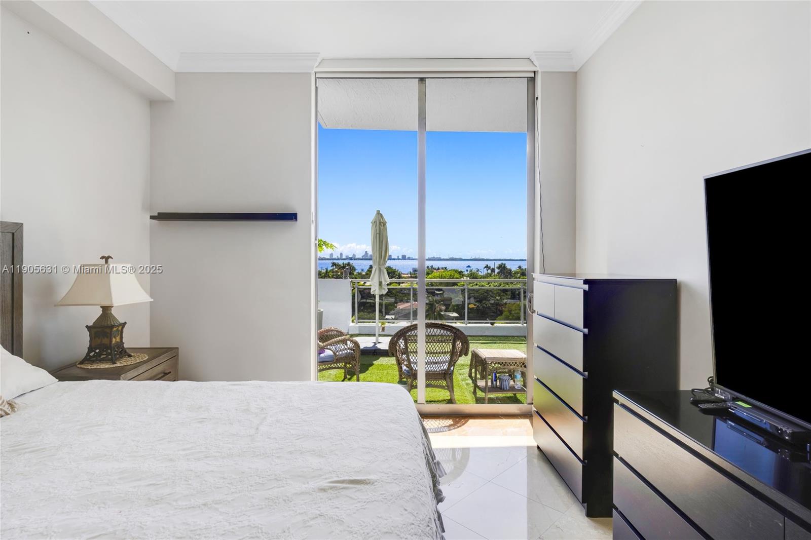 THE LEXI CONDO - Residential