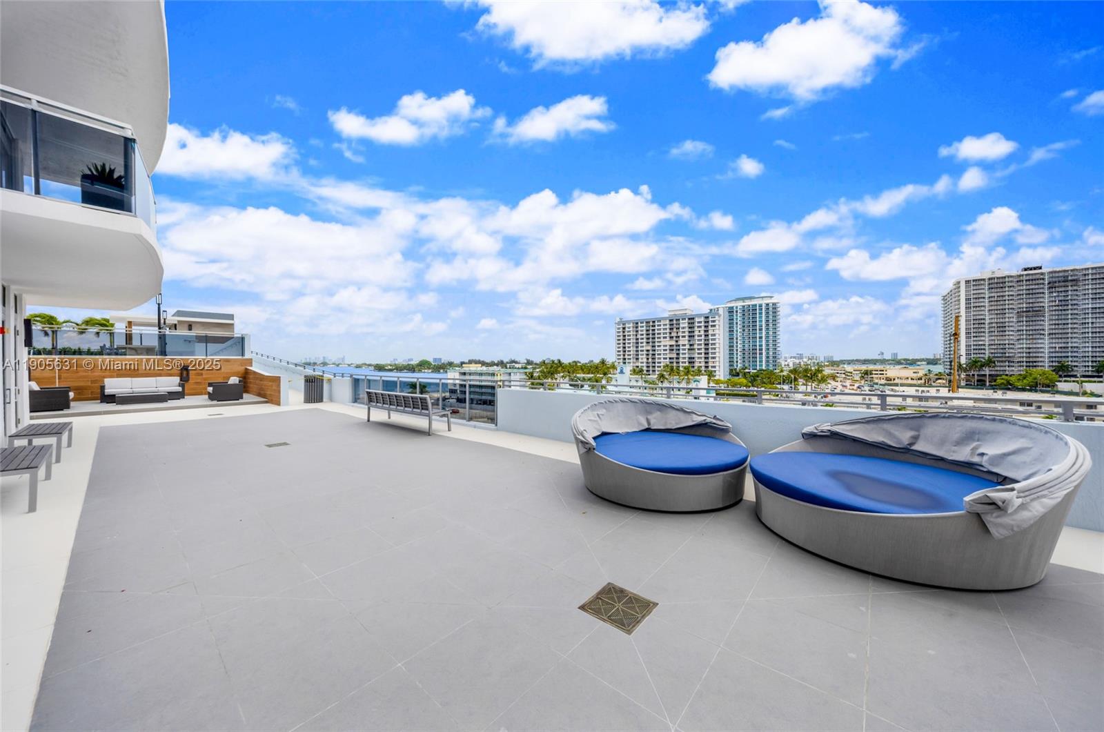 THE LEXI CONDO - Residential