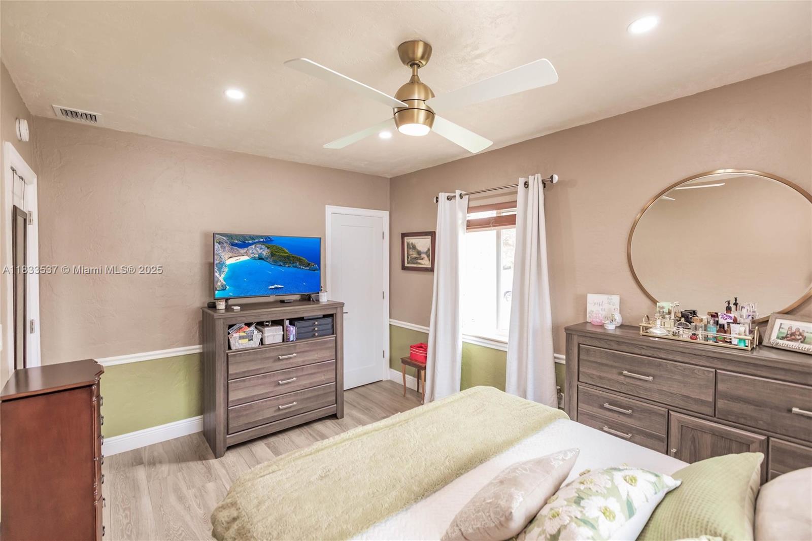 GABLES VIEW - Residential