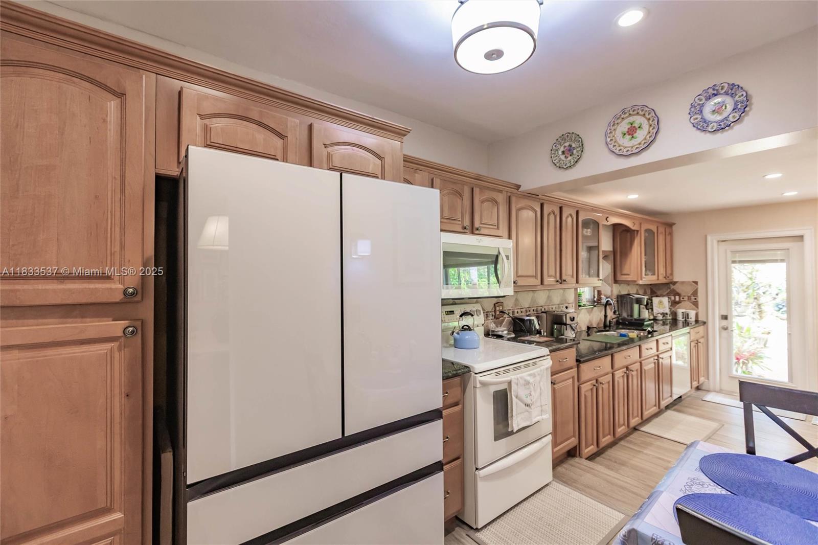 GABLES VIEW - Residential