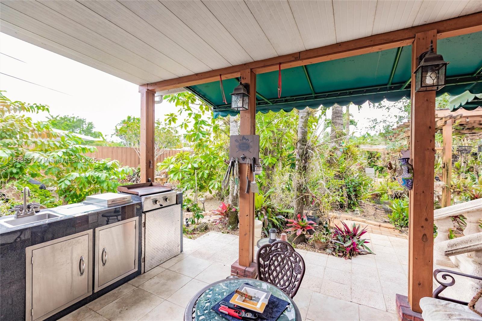 GABLES VIEW - Residential
