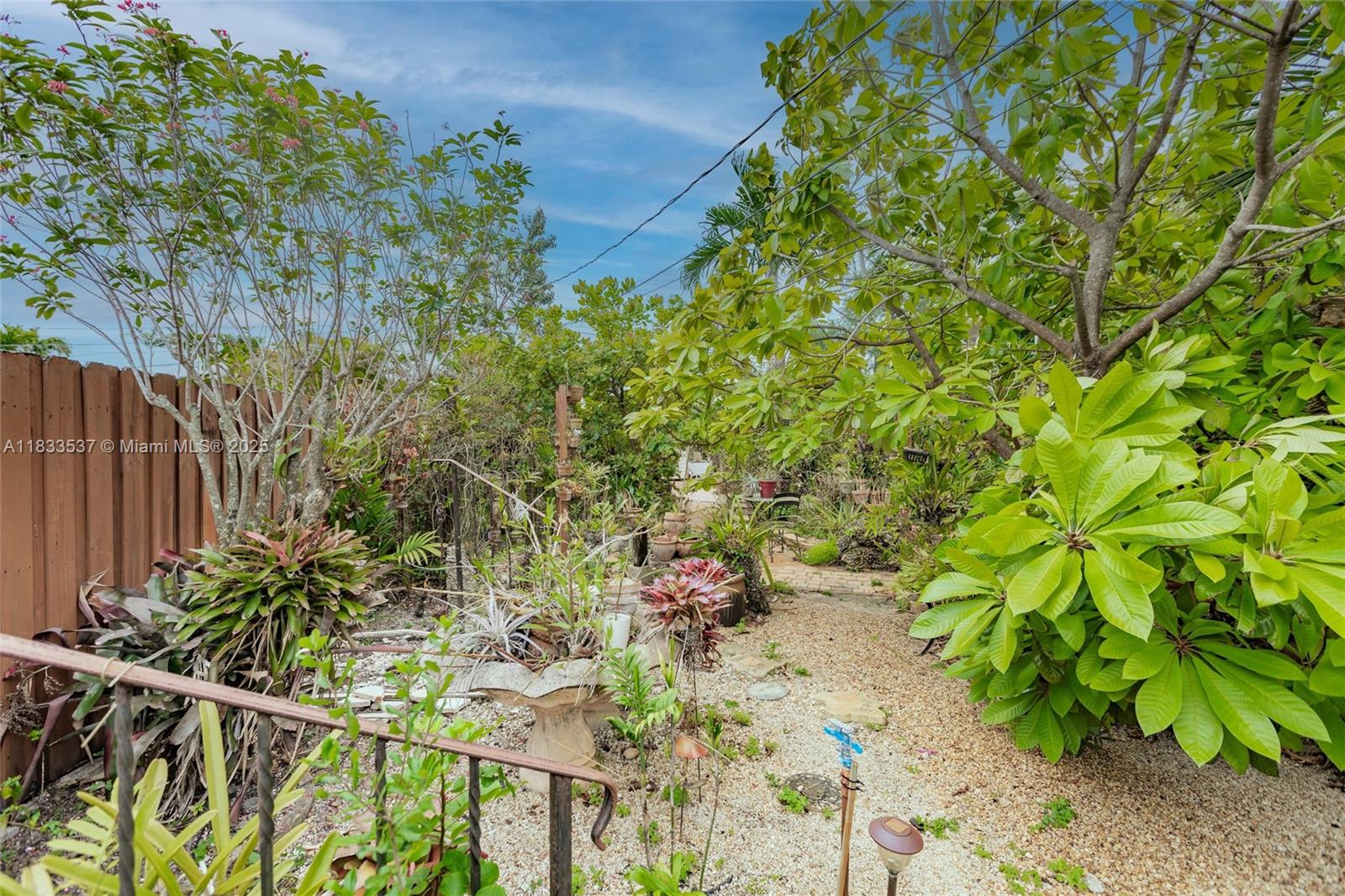 GABLES VIEW - Residential