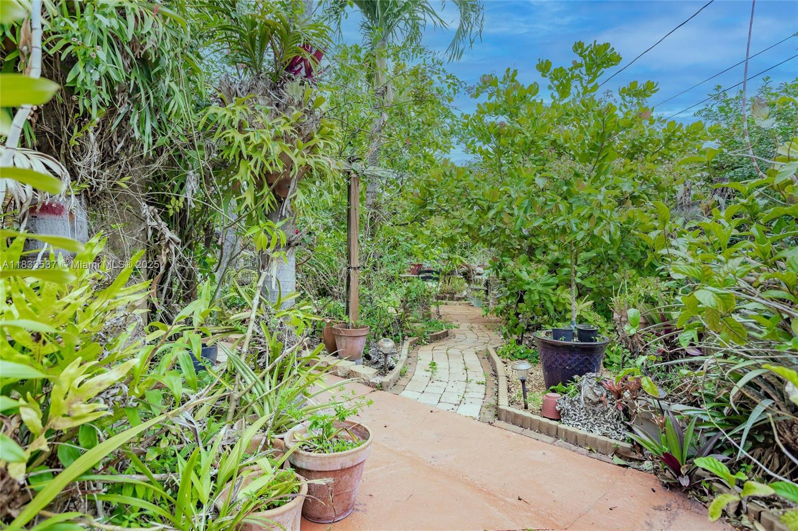 GABLES VIEW - Residential