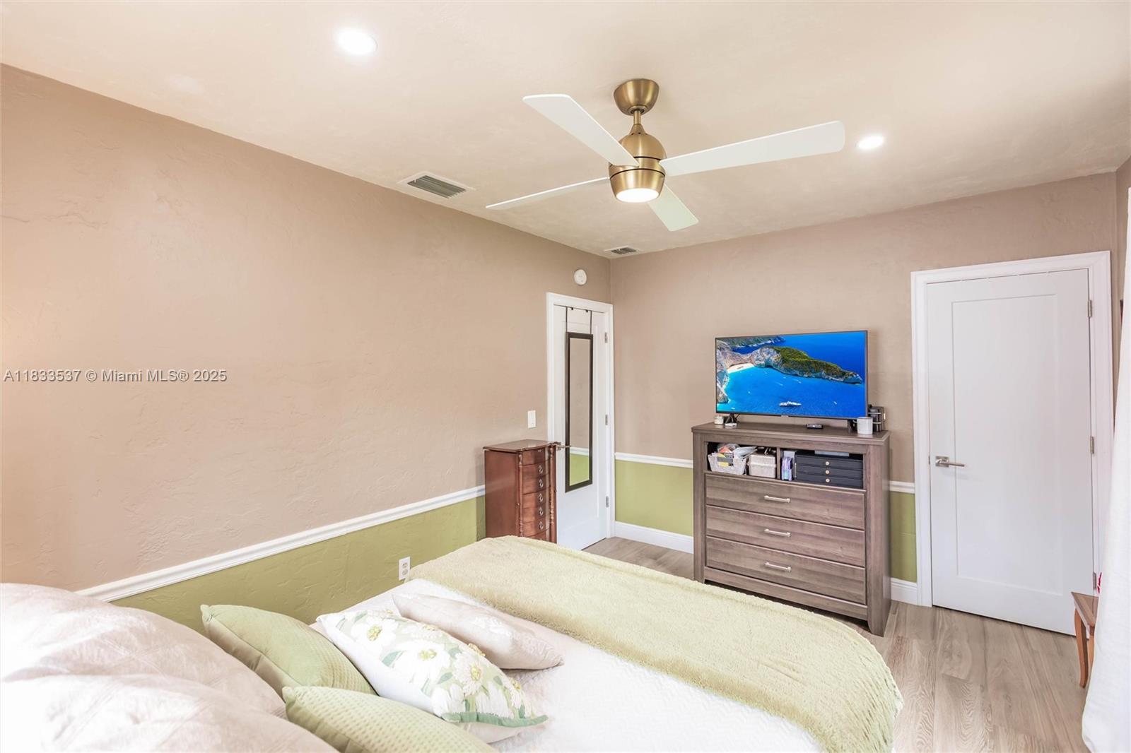 GABLES VIEW - Residential