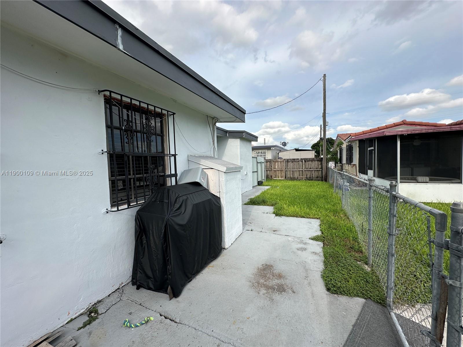 6060 NW 7th St