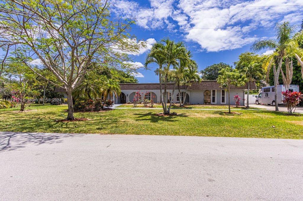 Property for Sale at 410 Vicksburg Ter Ter, Plantation, Miami-Dade County, Florida - Bedrooms: 5 
Bathrooms: 3  - $1,299,000