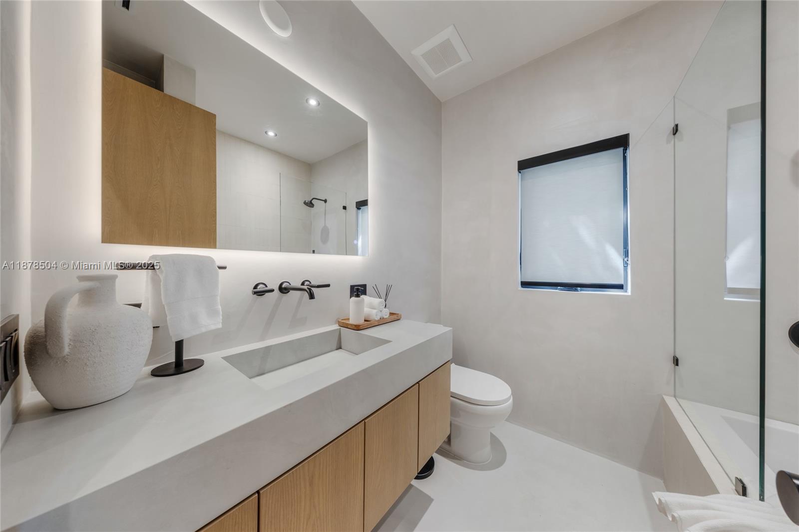 SPRING GARDEN - Residential Lease