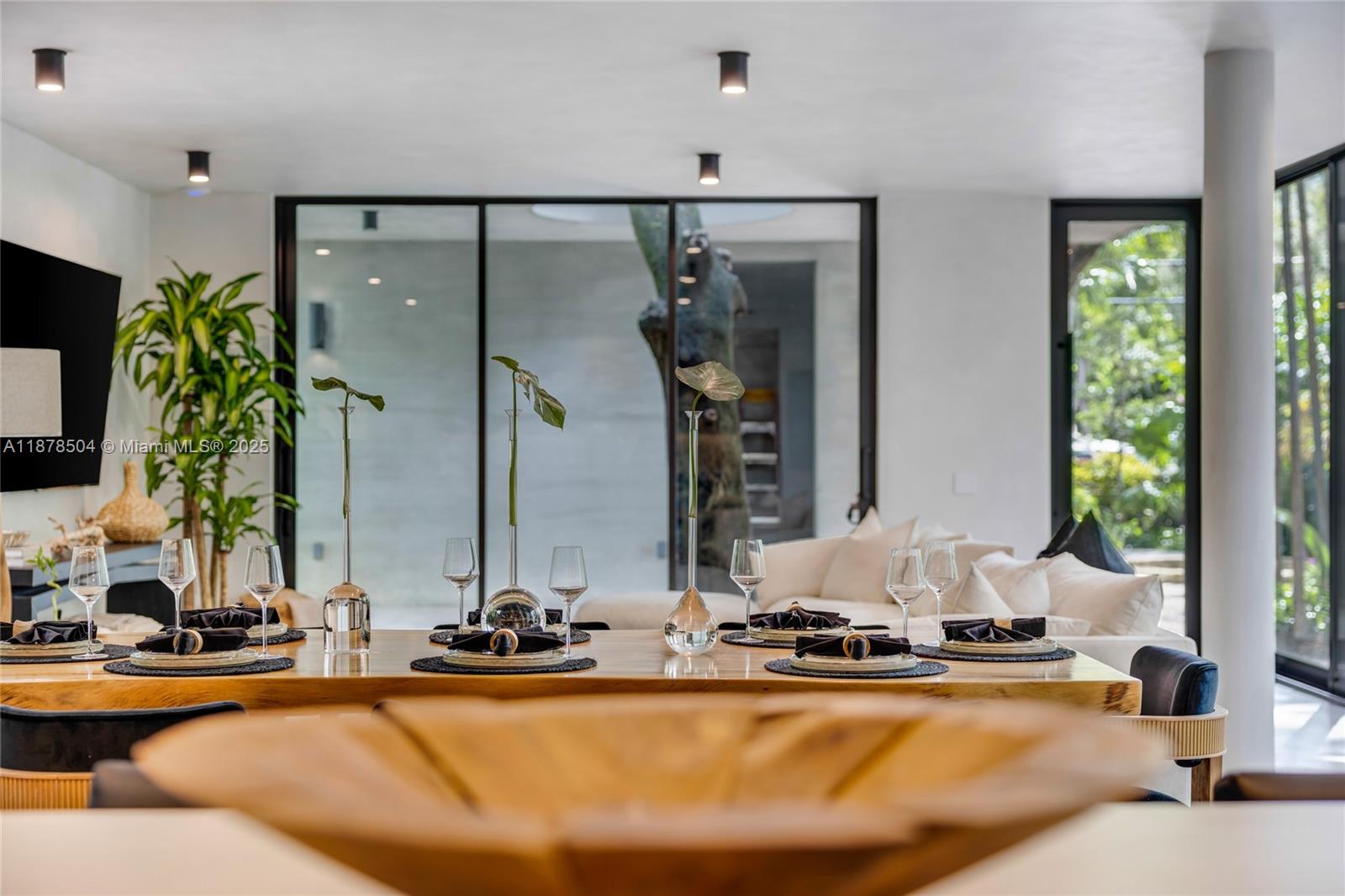 SPRING GARDEN - Residential Lease