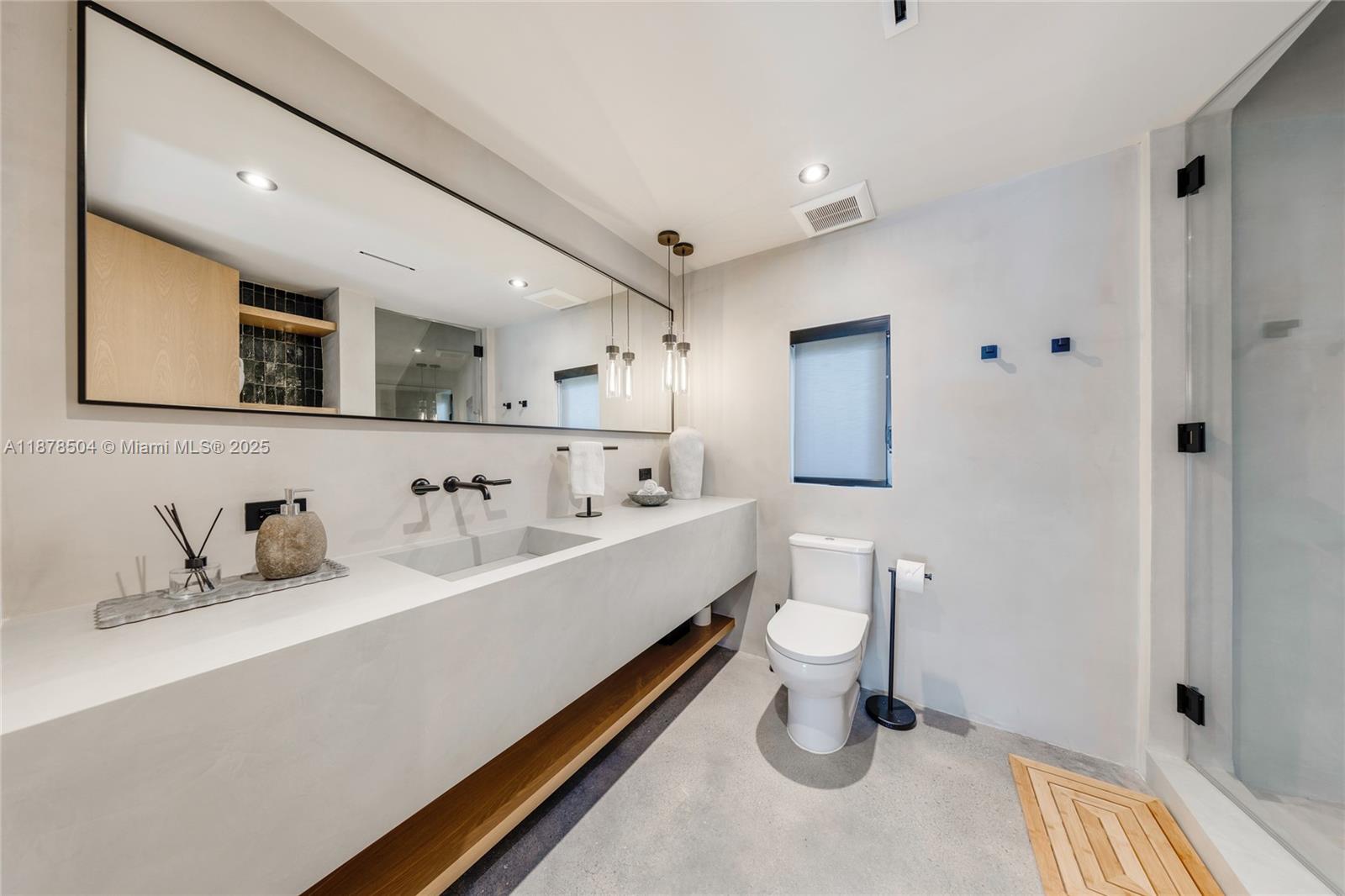 SPRING GARDEN - Residential Lease