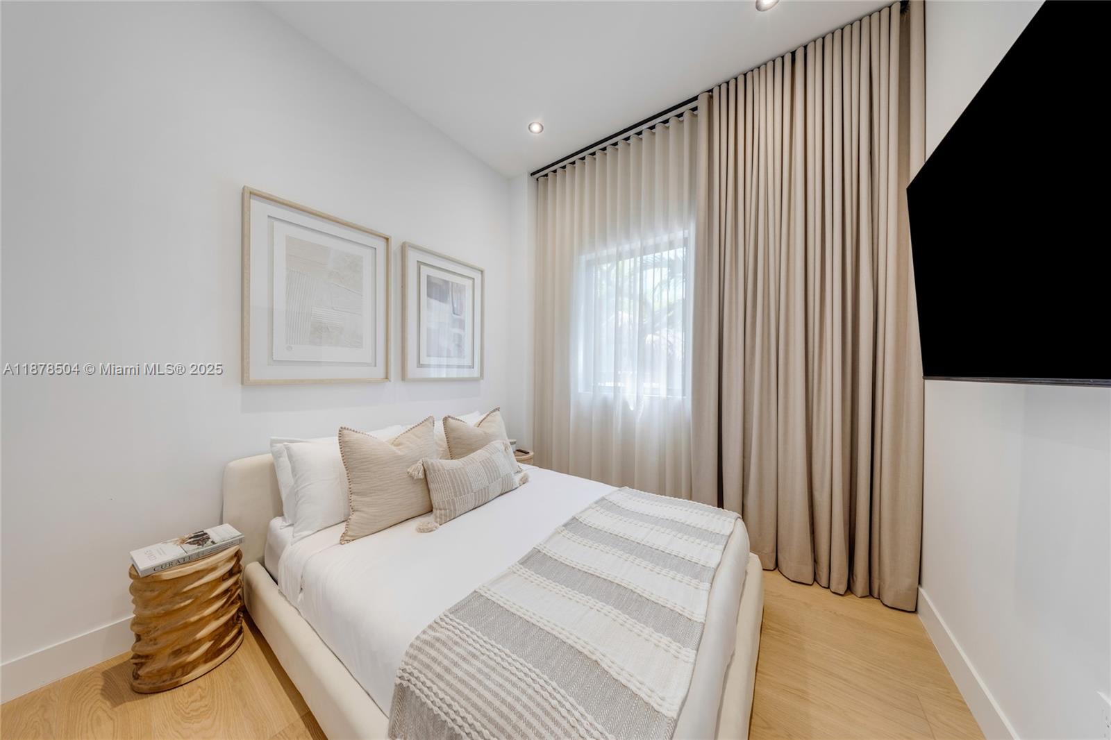 SPRING GARDEN - Residential Lease