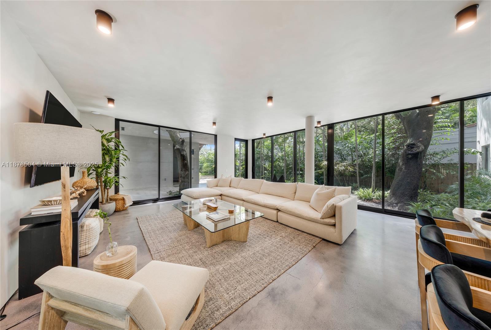 SPRING GARDEN - Residential Lease