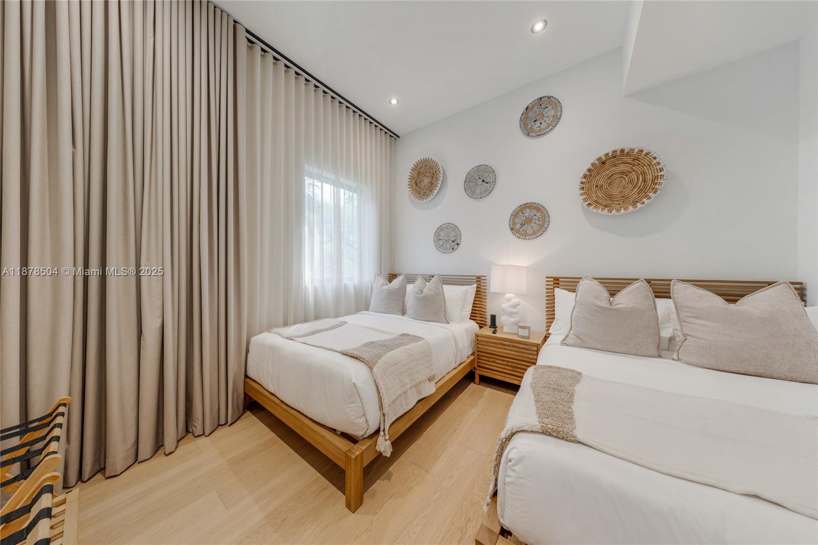 SPRING GARDEN - Residential Lease