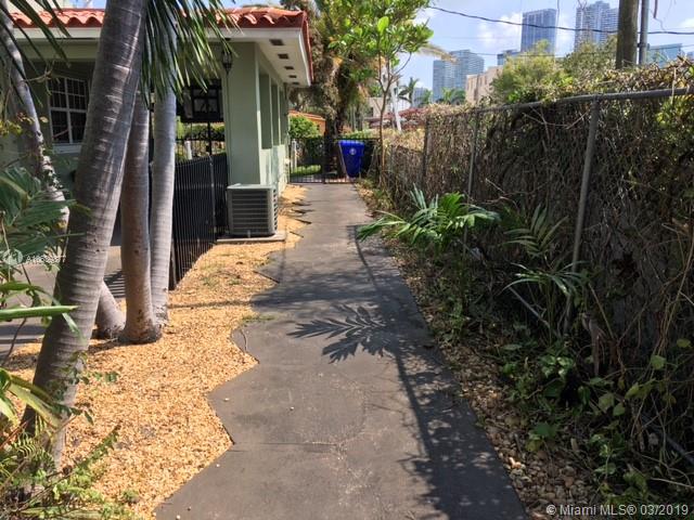 HOLLEMAN PARK - Residential Lease