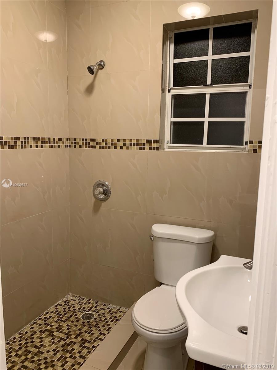 HOLLEMAN PARK - Residential Lease