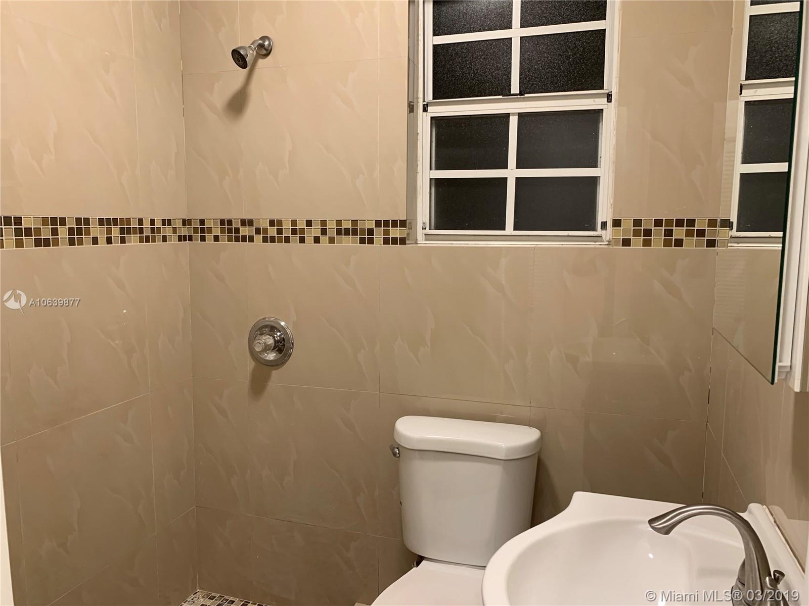 HOLLEMAN PARK - Residential Lease