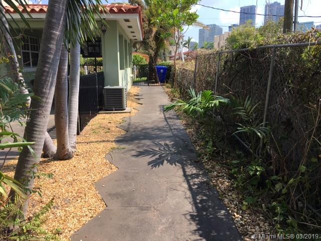 HOLLEMAN PARK - Residential Lease