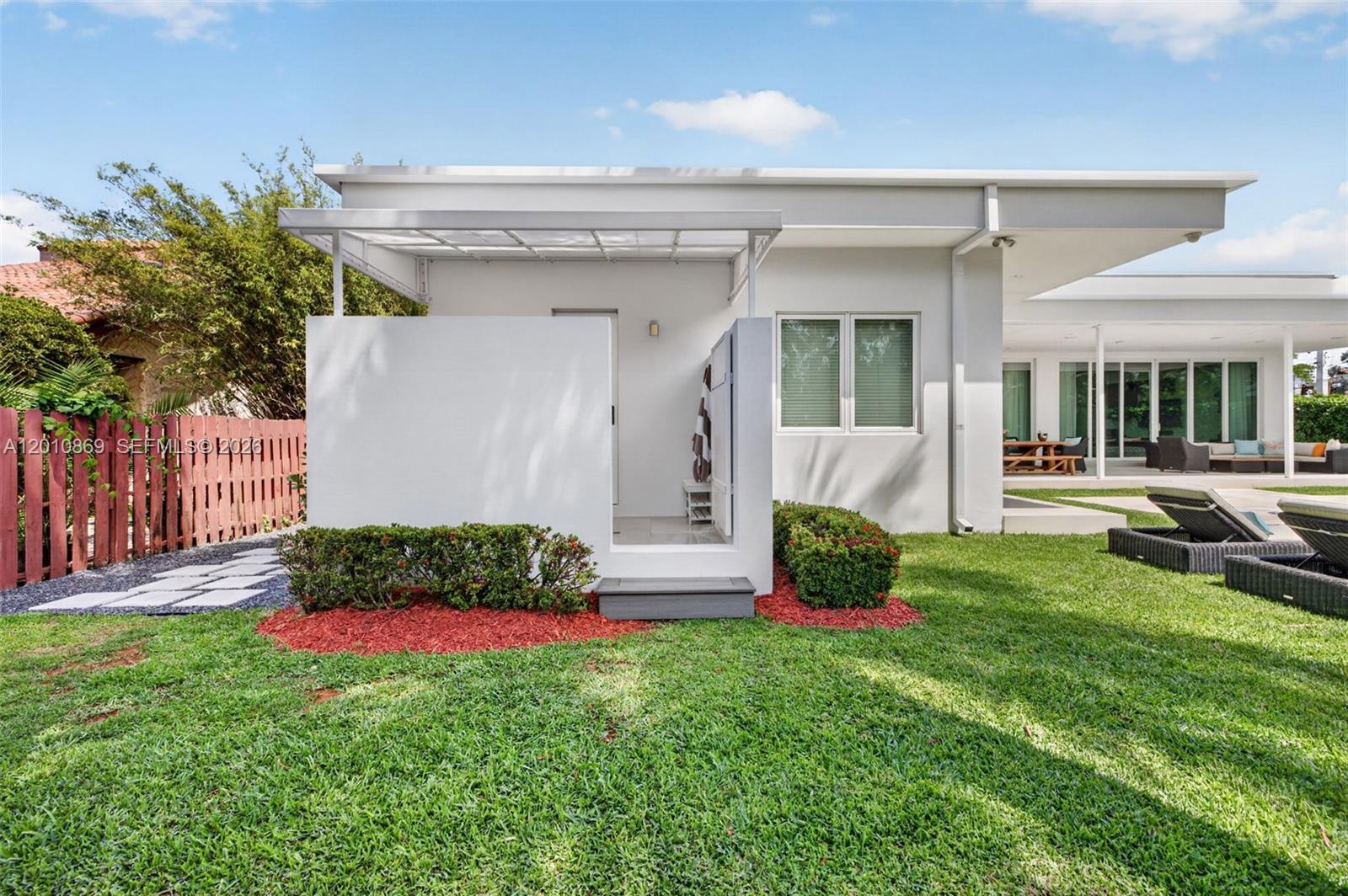 DIPLOMAT GOLF ESTATES - Residential