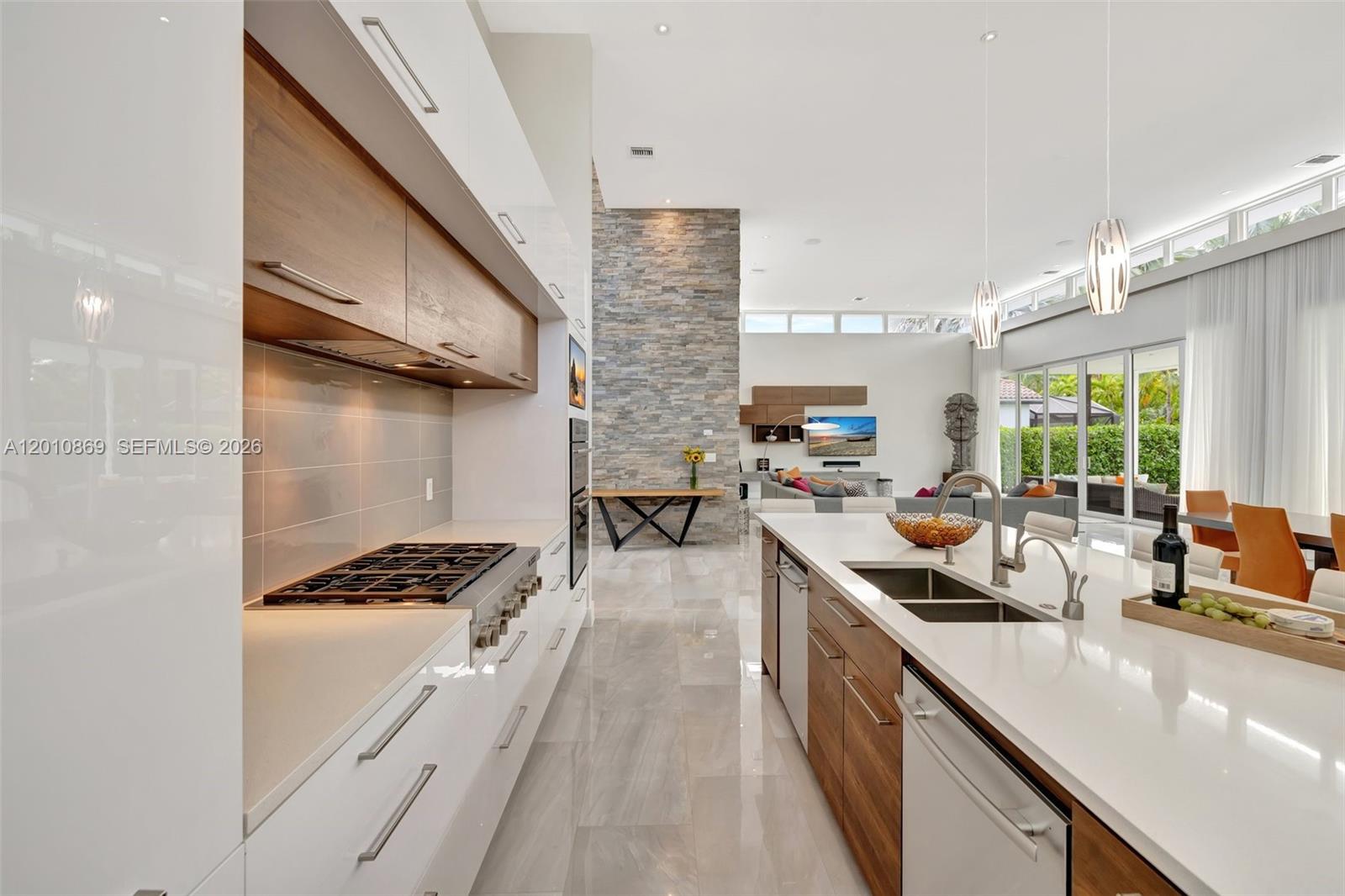 DIPLOMAT GOLF ESTATES - Residential