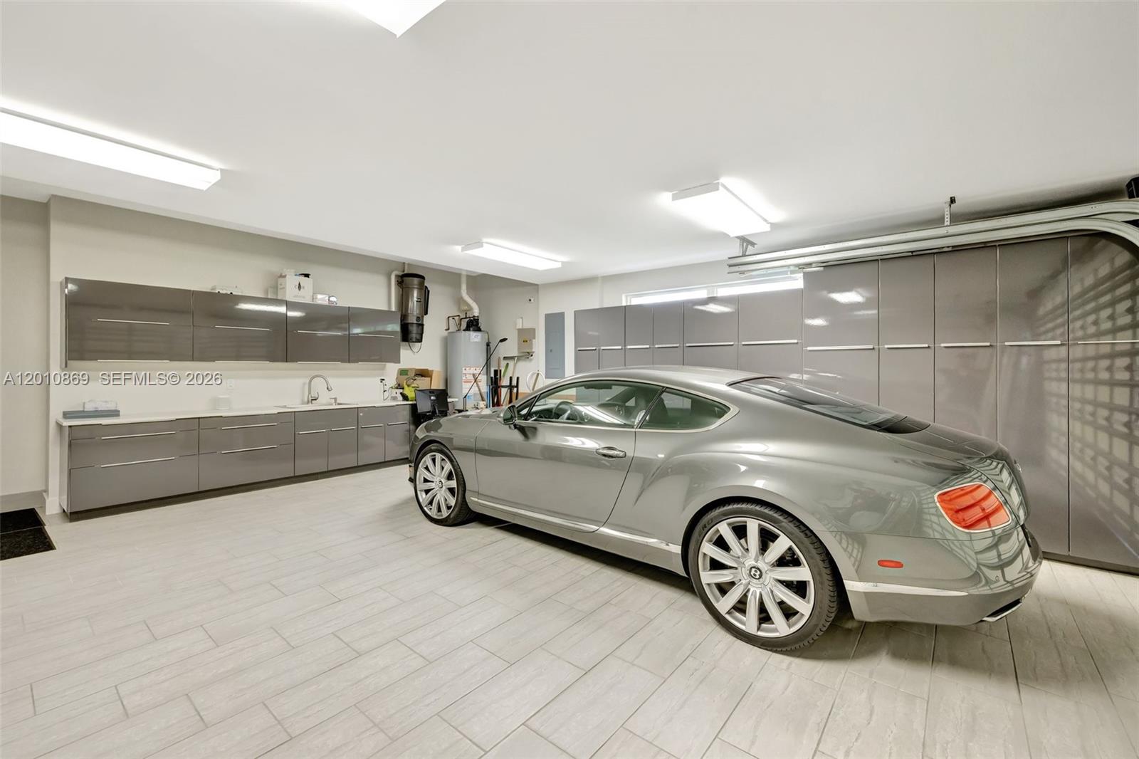 DIPLOMAT GOLF ESTATES - Residential