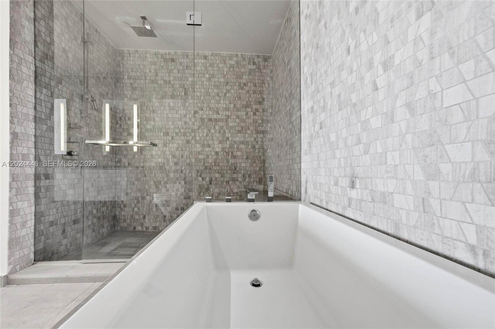 RISE CONDO - Residential Lease