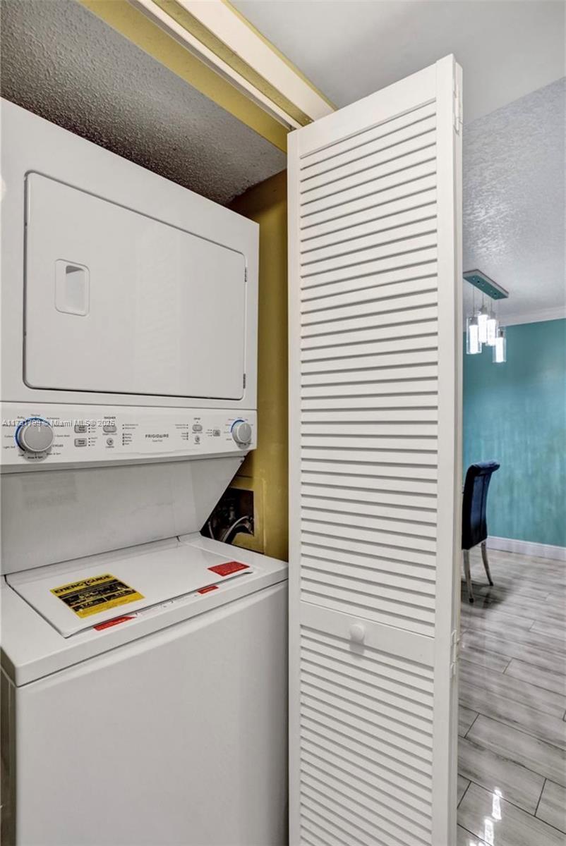 CASCADES OF LAUDERHILL - Residential