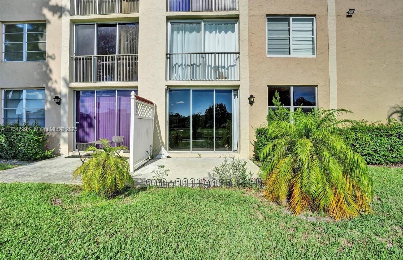 CASCADES OF LAUDERHILL - Residential