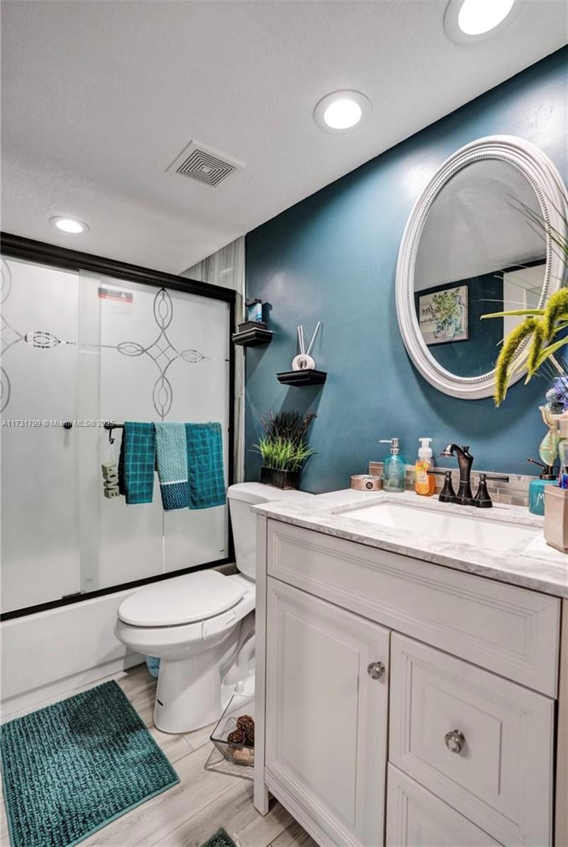 CASCADES OF LAUDERHILL - Residential