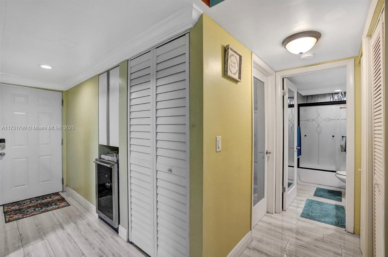 CASCADES OF LAUDERHILL - Residential