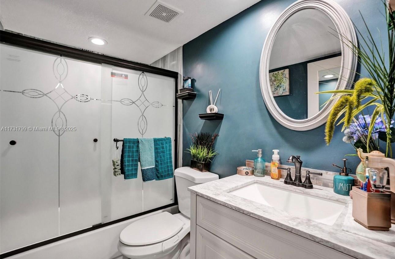 CASCADES OF LAUDERHILL - Residential