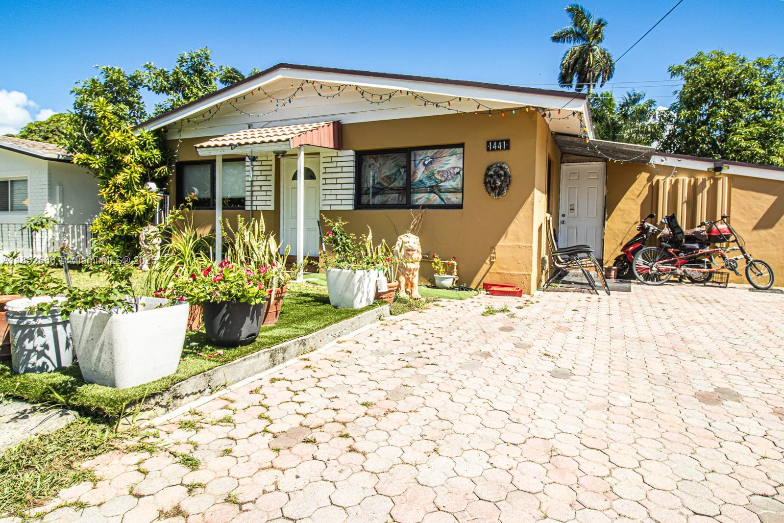 BISCAYNE SHORES UNIT 4 - Residential