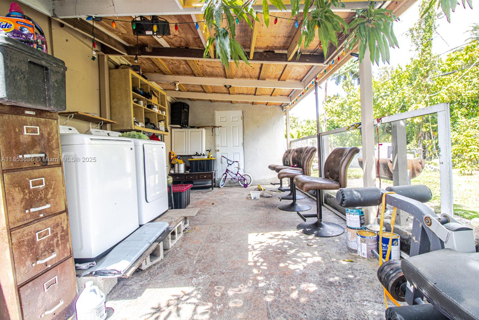 BISCAYNE SHORES UNIT 4 - Residential