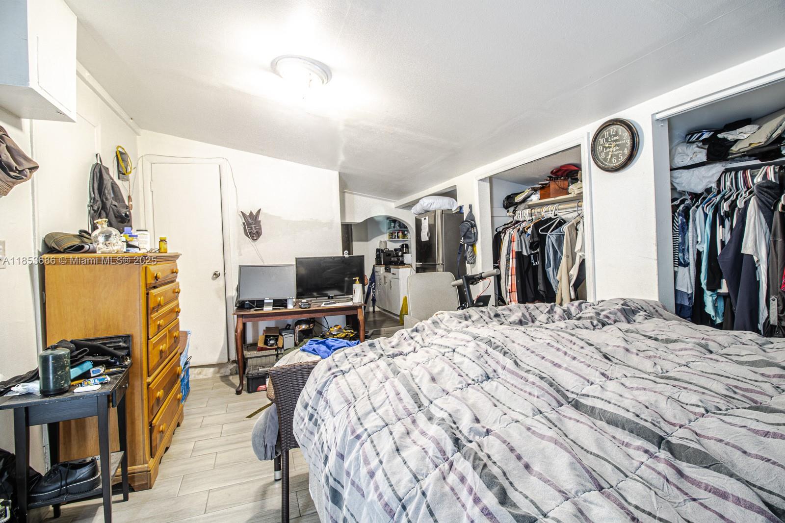 BISCAYNE SHORES UNIT 4 - Residential