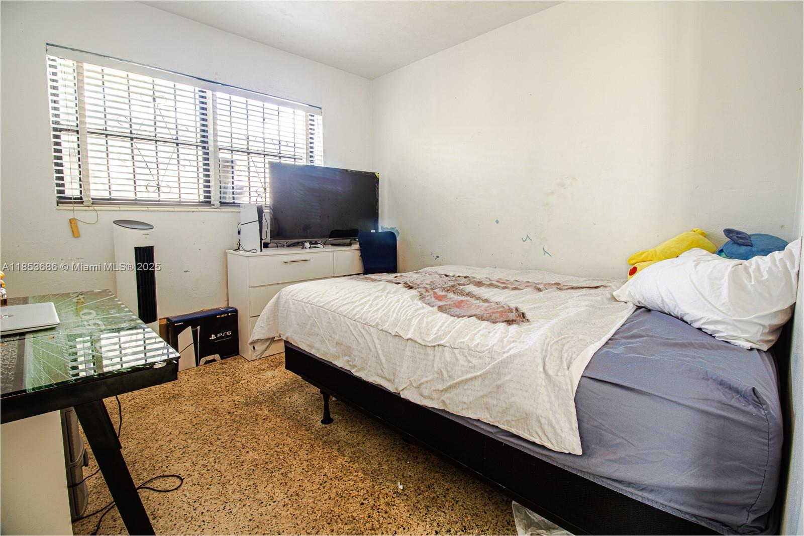 BISCAYNE SHORES UNIT 4 - Residential