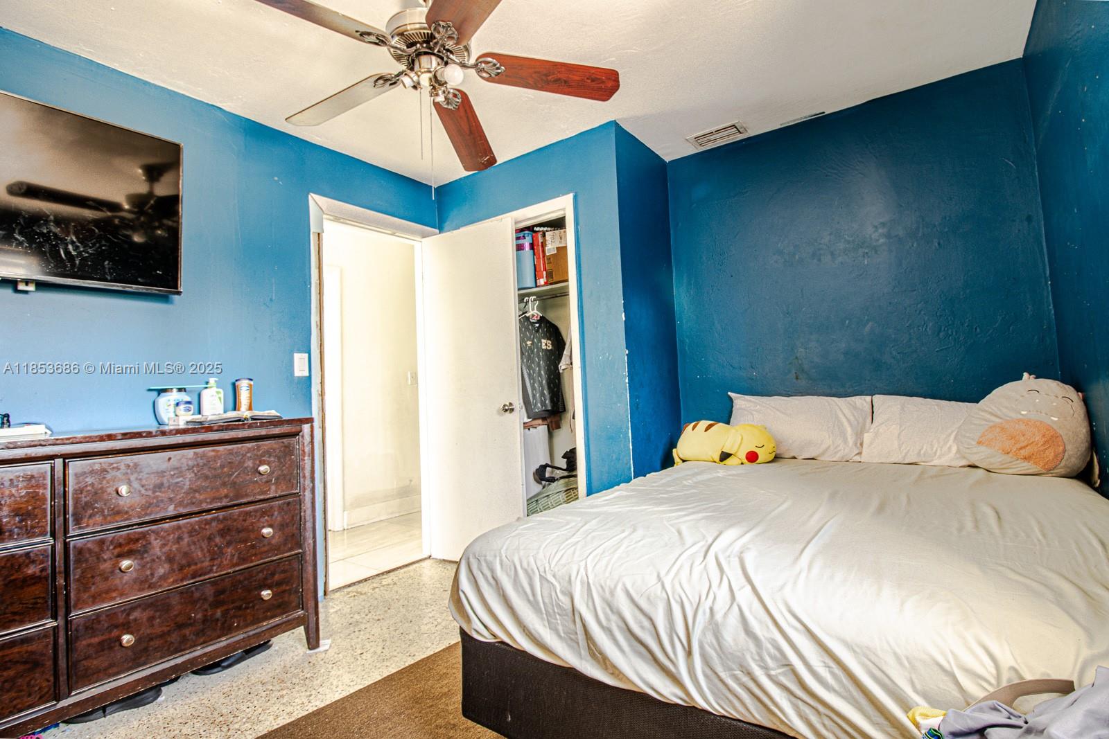 BISCAYNE SHORES UNIT 4 - Residential